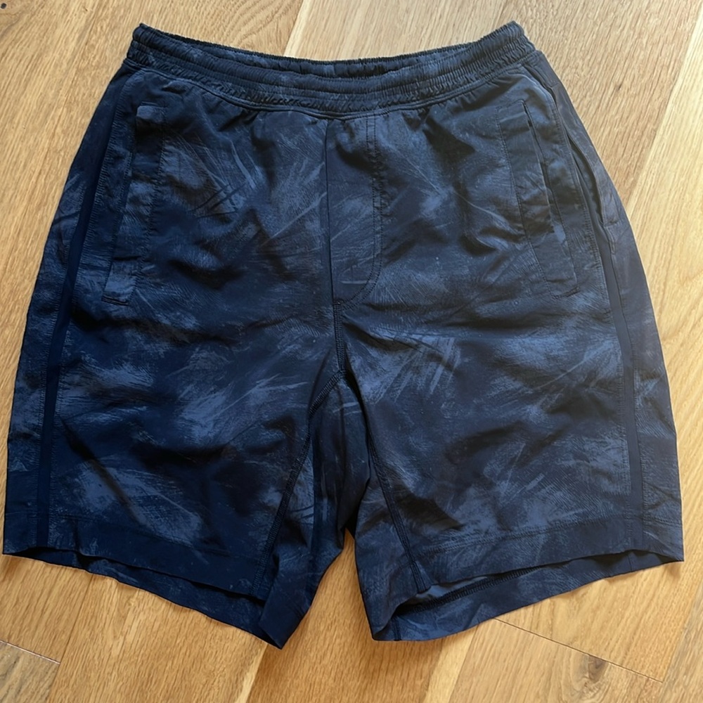 Lululemon Men’s Pace Breaker Lined Short 9” size medium